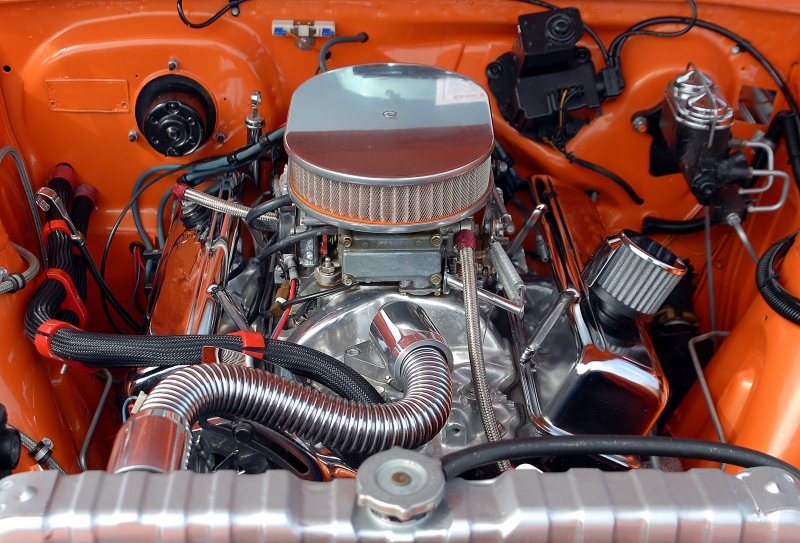 garagiste-PEGOMAS-min_car-engine-1738309